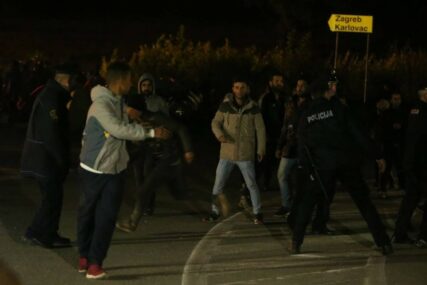 Migranti iz Irana u Bihaću napali policajce, Sirijac preminuo u Cazinu