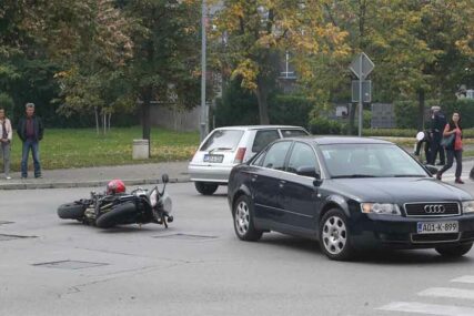 ZAVRŠIO U DOMU ZDRAVLJA Maloljetnik povrijeđen u sudaru motocikla i "pasata"