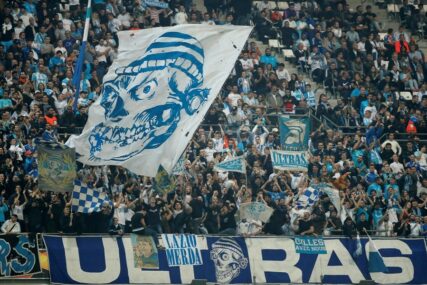 GORI MARSEJ Žestoki sukobi policije i huligana