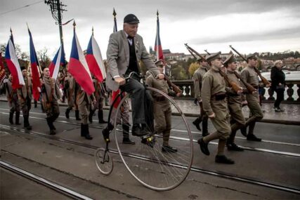 PARADA U PRAGU Obilježena 100. godišnjica formiranja Čehoslovačke