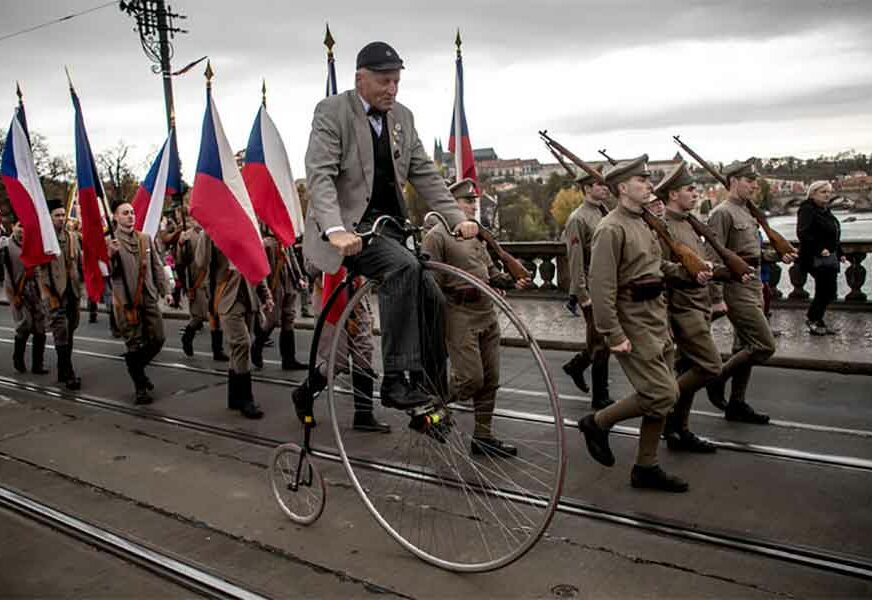 PARADA U PRAGU Obilježena 100. godišnjica formiranja Čehoslovačke