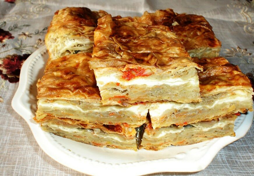 PITA U KOLORU Krompiruša s AJVAROM mekana kao duša