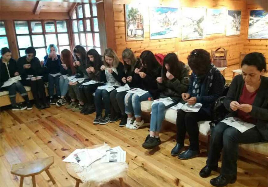 U Sirogojnu održano predavanje o zmijanjskom vezu