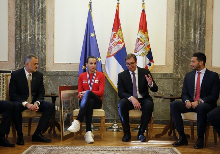 Svjetske šampionke u odbojci na prijemu kod Vučića (UŽIVO)