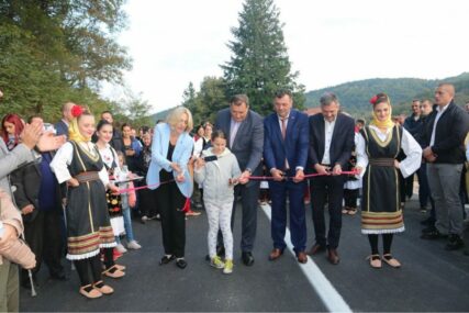 Nakon JEDNOG VIJEKA izgrađen put u Bronzanom Majdanu