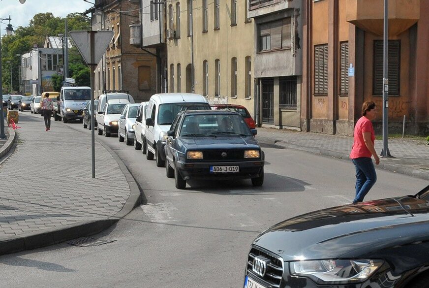 Saobraćajni kolaps u Bijeljini: Građani ogorčeni zbog stalnih gužvi na ulicama