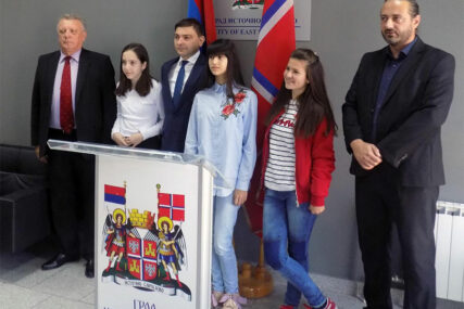 TALENAT ZA PET PLUS Najljepše pismo napisala Sara Knežević (14), simpatije žirija osvojila RIJEČIMA O ŽIVOTINJAMA