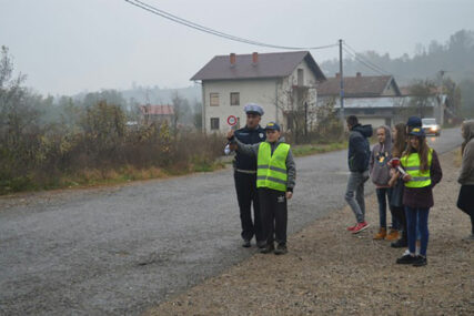 Opremljena saobraćajna sekcija u školi "Petar Kočić" kod Doboja