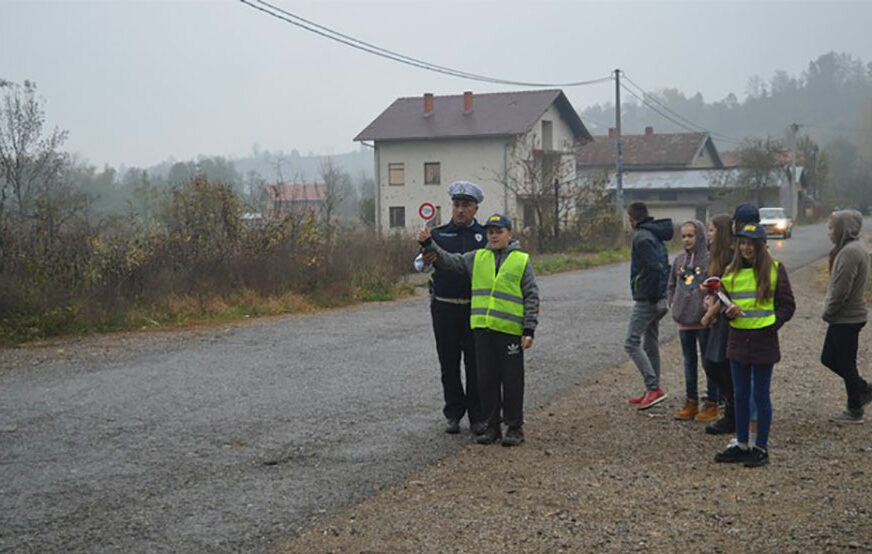 Opremljena saobraćajna sekcija u školi "Petar Kočić" kod Doboja