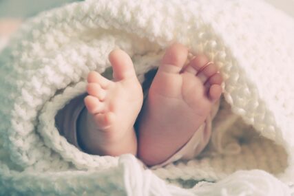 “RODILA SI MONSTRUMA, REKLI SU MI...” U 4. mjesecu trudnoće ovu ženu su savjetovali da abortira, ali ona je na svijet donijela KĆERKU BORCA (FOTO)