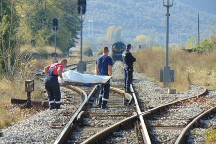 Poginuo na licu mjesta: Putnički voz "Soko" udario muškarca (37)