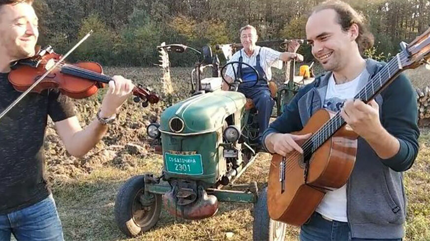 "SRBIJANSKI VEZ" UZ ZVUKE TRAKTORA Niko nije ostao ravnodušan poslije slušanja ČUVENE PJESME u drugačijem aranžmanu (VIDEO)