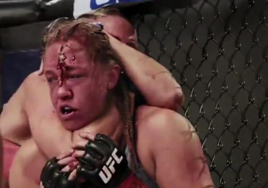 PREKO GRANICA BOLI Kada se tuku UFC djevojke krv pršti na sve strane (VIDEO)