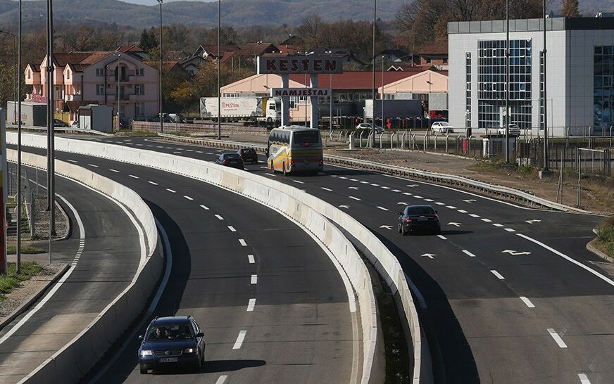 VOZAČI KONAČNO ODAHNULI Više nema naplatnih kućica na putu Banjaluka-Gradiška