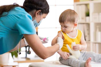 Opet nema petovalentnih vakcina, roditelji se žale na manjak informacija