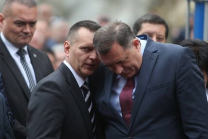 "Zar neko misli da bi ostao ministar?!" Dodik poručio da je priča o njegovom sukobu sa Lukačem IZMIŠLJOTINA