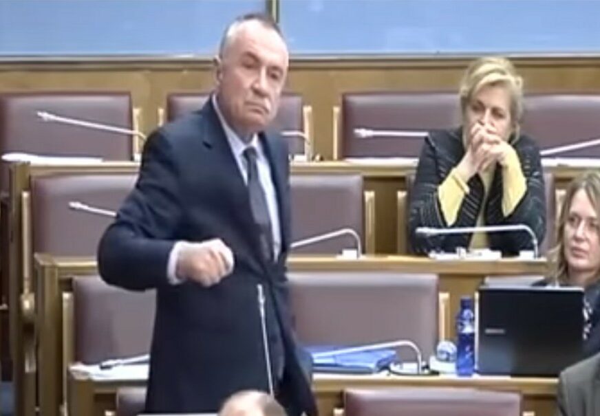 SKANDALOZNO Radulović: Vučiću bih bombu bacio (VIDEO)