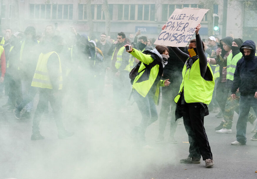 NOVI PROTEST ŽUTIH PRSLUKA Premijer Francuske: Na ulicama će biti 89.000 policajaca