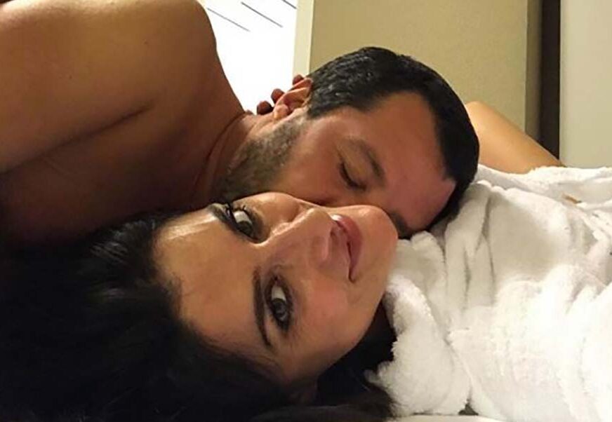 Selfi iz kreveta kao oproštaj od ministra policije