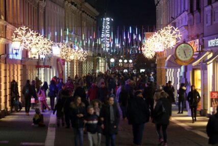 Banjaluka u do sada NEVIĐENOM prazničnom ruhu: Gospodsku ulicu će da krasi ZVJEZDANO NEBO