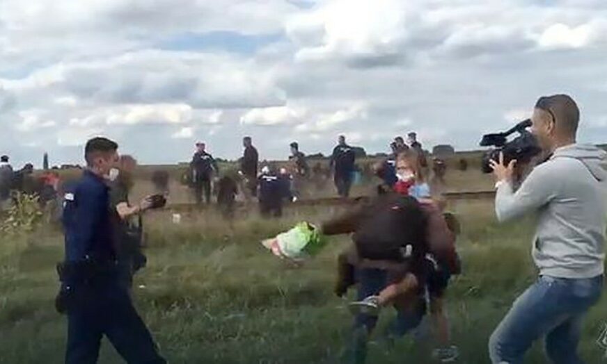Sud oslobodio novinarku koja je nogama udarala migrante u Mađarskoj