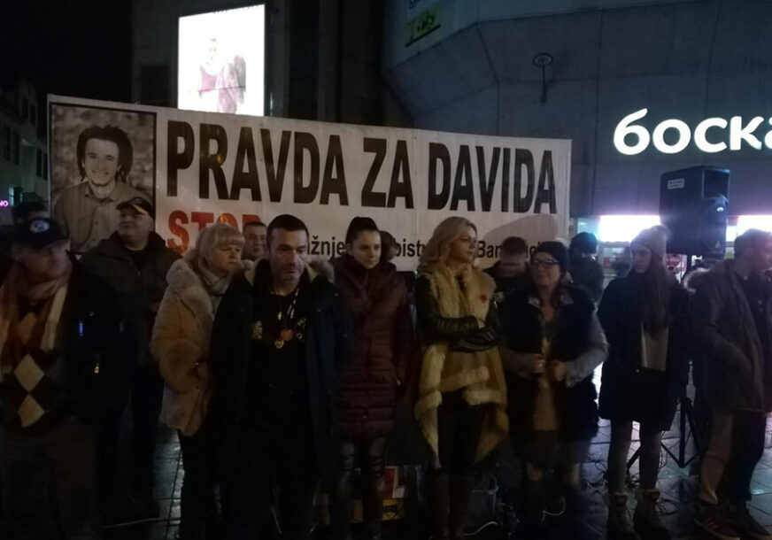 “NEĆU ODUSTATI” Davor Dragičević i večeras tražio pravdu za UBIJENOG SINA DAVIDA (FOTO)
