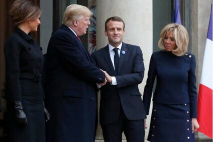 GOLIM GRUDIMA NA TRAMPA Incident prilikom prolaska američkog predsjednika tokom ceremonije u Parizu (FOTO, VIDEO)