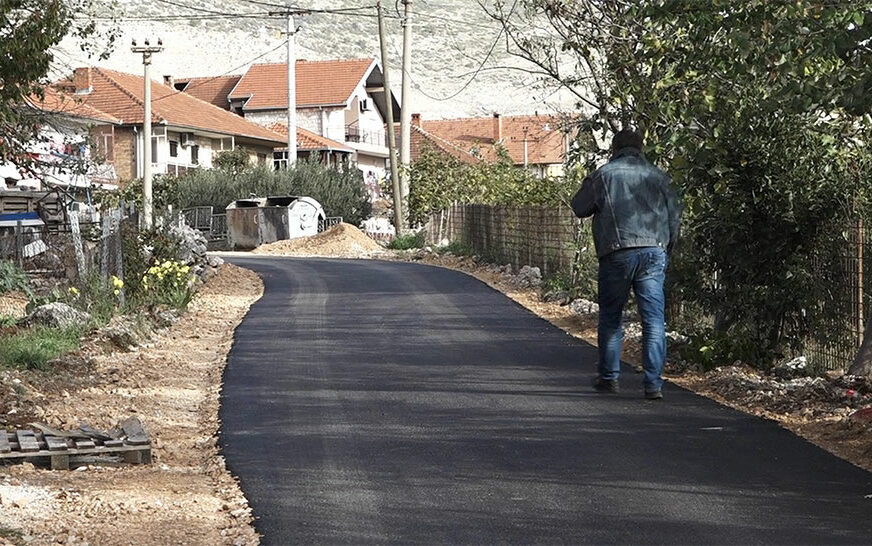 U trebinjskom naselju Vinogradi asfaltirana ulica nakon 40 godina