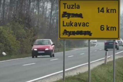"I ĆIRILICA JE NAŠE PISMO" Neobična akcija u Federaciji BiH