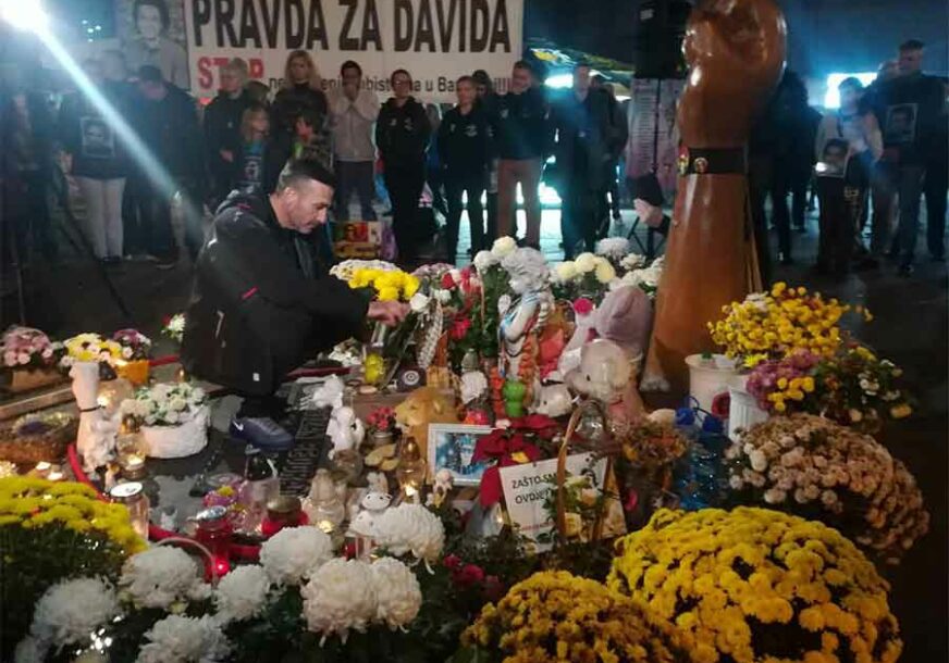 Davor Dragičević na skupu PRAVDA ZA DAVIDA: Ifet Feraget ostaje uz nas, nema potrebe za sto advokata