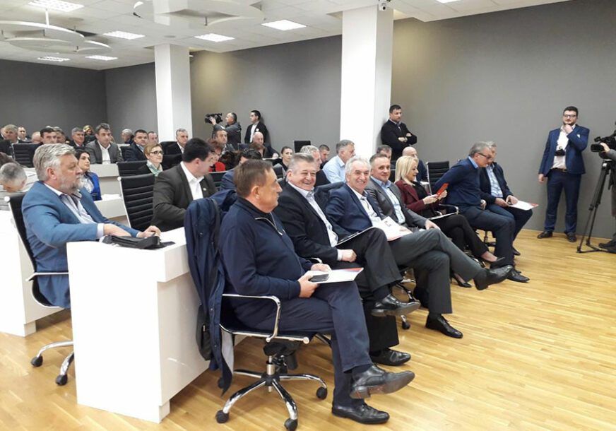 Burno na sjednici SDS: Glavni odbor odbio žalbu Obrena Petrovića