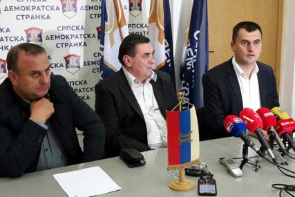 Gradski odbor SDS u Doboju PROTIV ISKLJUČENJA Petrovića, traži SMJENU Govedarice