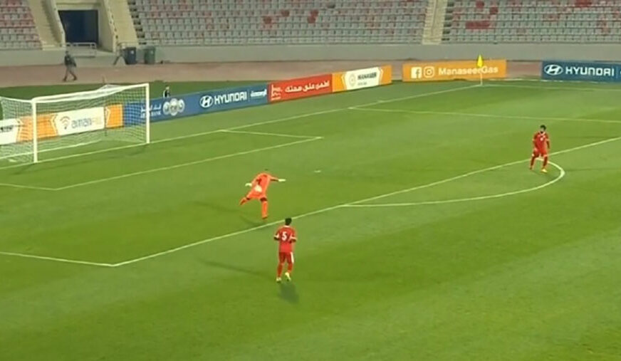 MAJSTORIJA NA TERENU Jordanski golman postigao gol sa 90 metara (VIDEO)