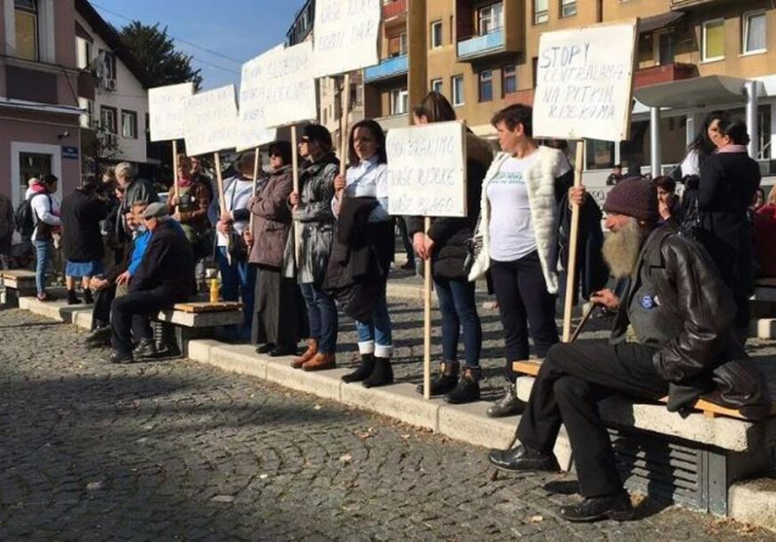 BORBA PROTIV IZGRADNJE HIDROELEKTRANA Mještani Kruščice protestovali u Travniku: “Samo još vjerujemo u pravosuđe!”
