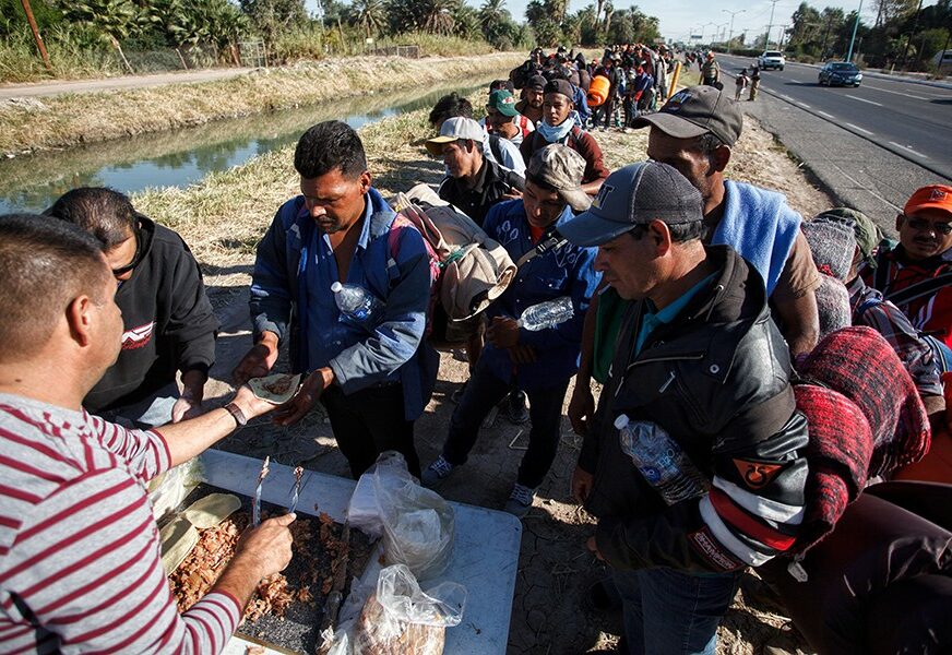 NOVI MIGRANTSKI KARAVAN Gotovo 2.500 ljudi iz Meksika krenulo ka granici sa SAD