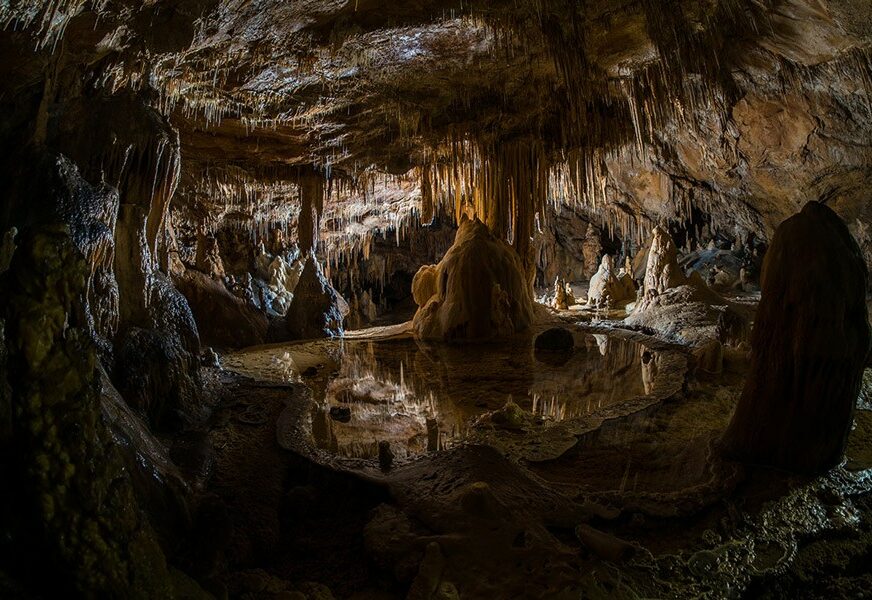 SVE TAJNE “GOLIJATA” Otkrivena grandiozna pećina na Staroj planini, speleolozi ZANIJEMILI PRED NJENOM LJEPOTOM