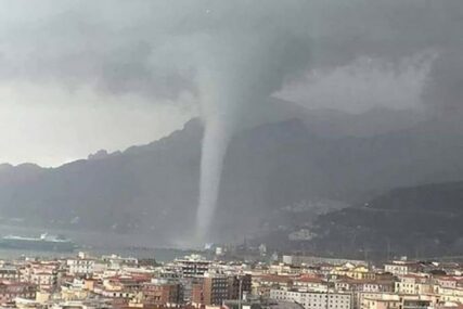 PRIZOR KOJI IZAZIVA JEZU Formirana OGROMNA PIJAVICA na Mediteranu koja je nosila sve pred sobom (VIDEO)