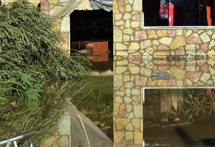 APOKALIPSA U SICILIJI U kući pronađena MRTVA TIJELA devetočlane porodice nakon poplave (VIDEO)