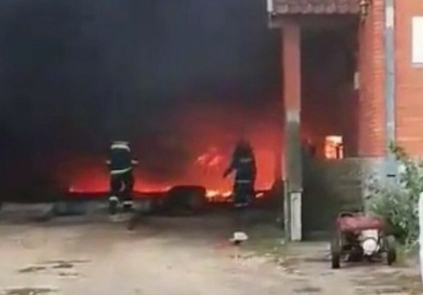 VELIKI POŽAR U PANČEVU Eksplodirali rezervoari sa naftom, vatra se proširila na hangare