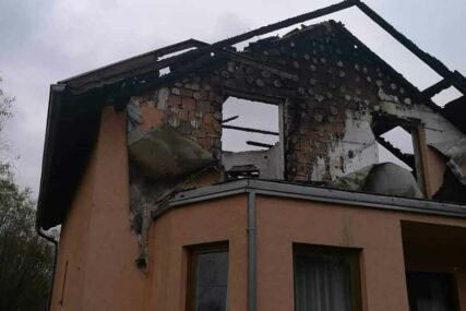 Požar u Pelagićevu: Vatra progutala potkrovlje kuće