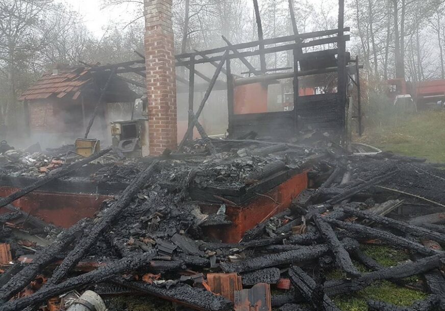 Požar potpuno uništio kuću u Prijedoru (FOTO)