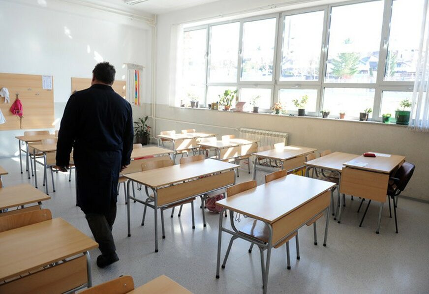 SRPSKA OSTALA BEZ 9.000 OSNOVACA Broj nastavnika ne prati trend smanjenja đaka