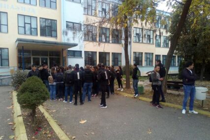 Protest gimnazijalaca u Gradiški: Ultimatum zbog podjele časova