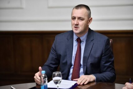 POČELO SUĐENJE BIVŠEM MINISTRU POLICIJE Jovičić znao da "Optel" nema bankarsku garanciju