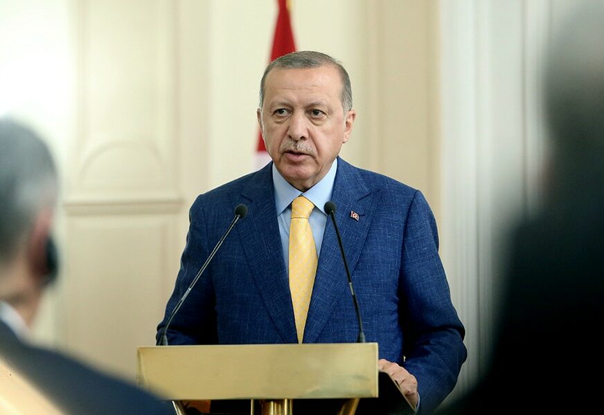 OPTUŽIO TURSKU ZA ANTISEMITIZAM Ambasador Izraela napustio prostoriju tokom obraćanja Erdogana
