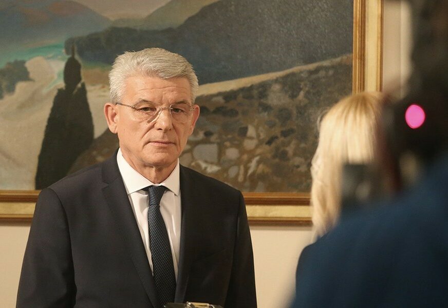 Džaferović poručuje: Teret krize moraju podnijeti svi zajedno i jednako