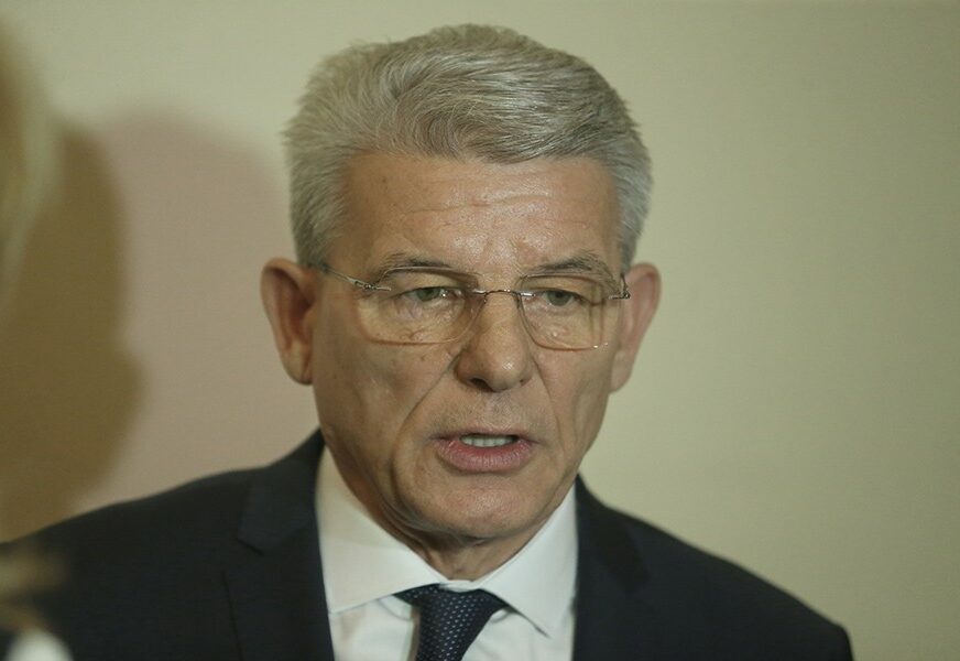 “Već sada mora donijeti odluku” Džaferović tvrdi da Šmit mora osigurati finansiranje izbora