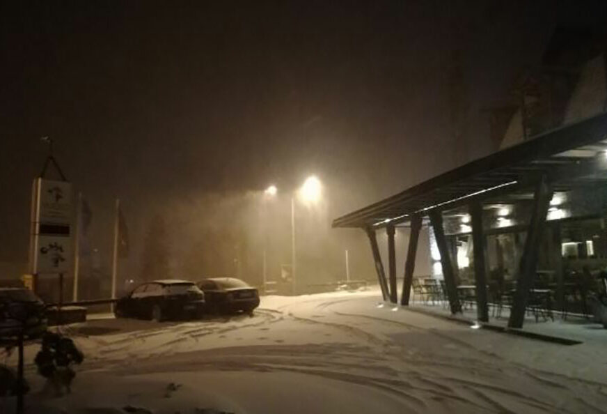 PRVE PAHULJE U BIJELO BOJE PLANINE Snijeg pao na Vlašiću, Bjelašnici i Jahorini