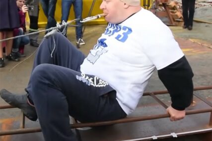 NEVJEROVATNO Zubima pomjerio brod težak 614 tona (VIDEO)