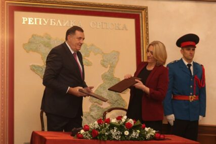 „RADIĆU OVAJ POSAO ČASNO I POŠTENO“ Dodik predao dužnost Cvijanovićevoj (FOTO)